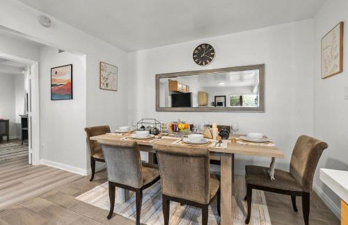 Entire Private Home with 4 Bedrooms 3 Bathrooms, King Bed, Big Yard, Prime Area, Ranch Style, Available Now - Photo 10