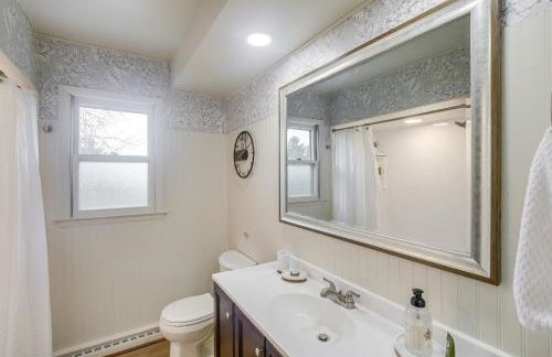 Updated Plymouth Home about 5 Mi to Road America! - Foto 16