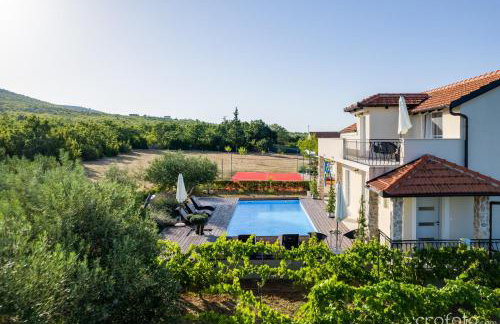 Grandfather's House - Photo 3