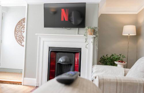 Prime Location - Southwold Gem - Sleeps 8 - Whole Cottage - Photo 14