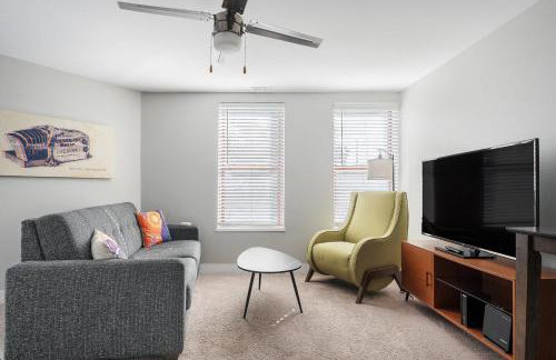 Modern Mass Ave 1BR Apartment with Kitchen - Foto 31