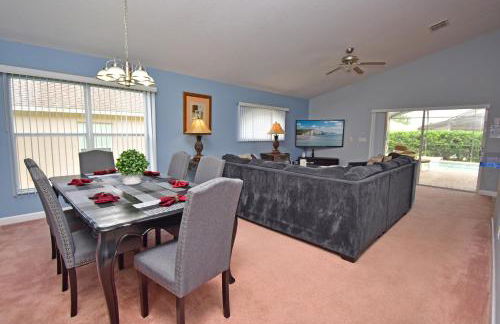Comfortable Pool Home with Spa & Games Room Close to Disney - Foto 12