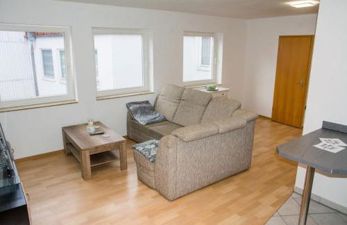 Schöne 2-Raum-Wohnung im Zentrum Waltershausens - Foto 1