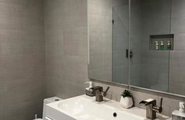 Spacious Home Steps from Huge Park and Outdoor Fun - Foto 25