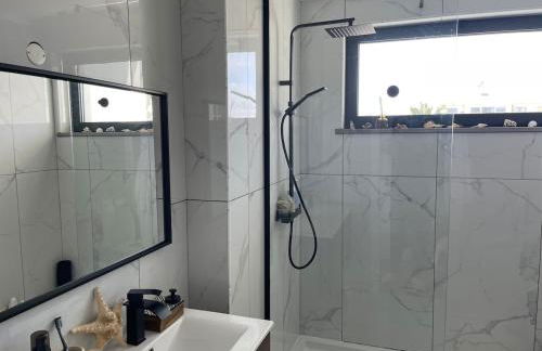 Villa R&M with Pool and Jacuzzi - Photo 23