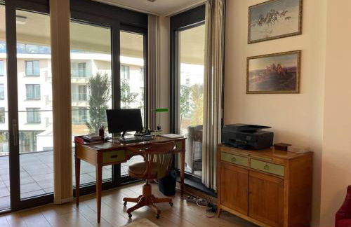 Lovely 2 bedroom apartment with free parking - Foto 32