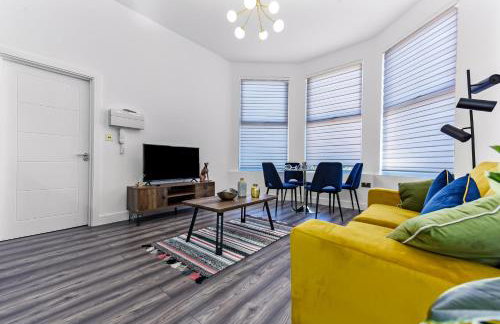 Comfy and Contemporary One Bedroom Flat - Photo 15