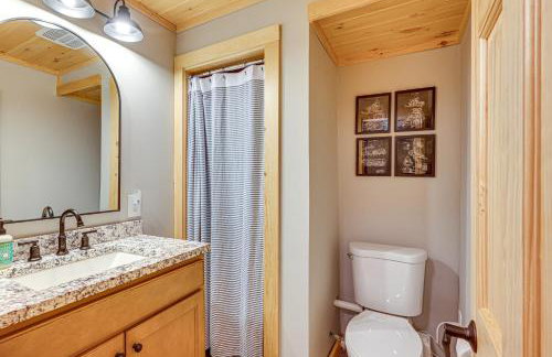 Rustic Cabin in West Danville with Deck and Fire Pit! - Foto 15