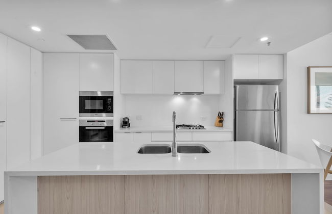 Reflection Tower Two - Foto 40