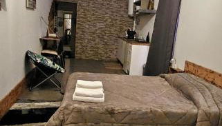 AL - Studio to Travelers - Photo 4, locker