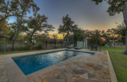 Upscale Home With Pool and Firepit - Close to Mercer St! - Foto 74