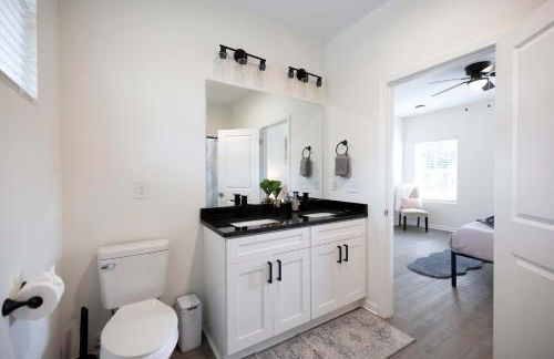 5 Min to Downtown - 12 to Elon - Deck - Wi-Fi - Foto 32