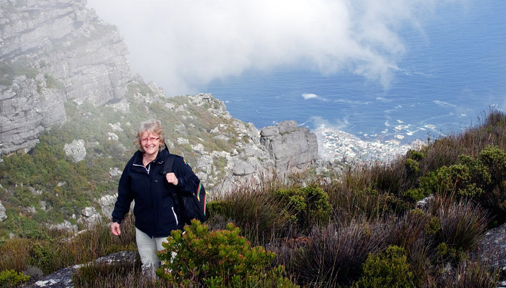 Excursión de medio día de senderismo por la montaña - Foto 1