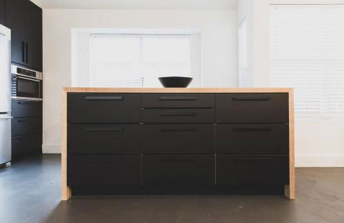 Sophisticated Minimalist Modern Home w/pool and spa - Foto 36