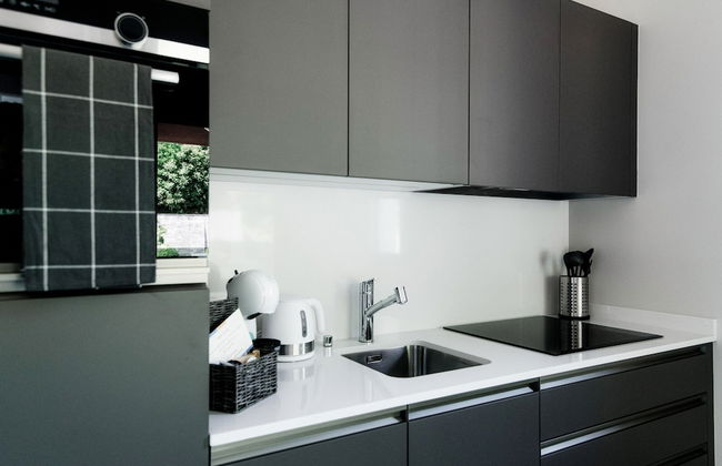 Locarno Studio Apartments - Photo 16