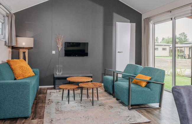 Fenced Garden Family Chalet - Photo 4