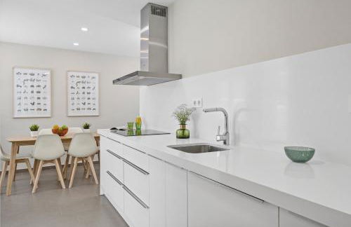 Descubre la Magia de Granada en este apartamento - Foto 9