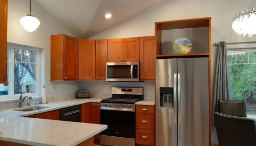 Alki Beach Cottage, NEW, 2 bedrooms, 2 bathrooms, near beach, AC, WD, Parking - Foto 2