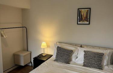 Month Stays Central 3 bed Three Bedroom House by Brookland Stays Serviced Accommodation & Short Lets in Preston with Free WiFi - Foto 3