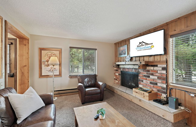 Trapper 8: Cozy 4-Bedroom Condo, 1 Minute to Yellowstone, perfect for 8 guests. - Foto 50