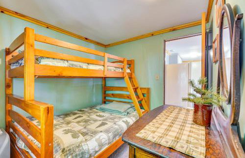 Inlet Lakefront Home Private Dock and Beach Access! - Foto 15