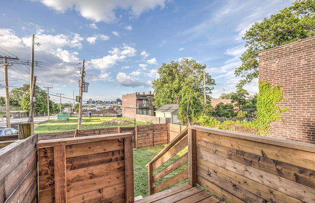 Delightfully Redesigned Home - JZ Vacation Rentals - Photo 32