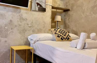 Charming Studio with Private Patio in Old Town - Photo 7