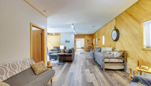 Quiet Lakefront Grand Rapids Cabin on 5 Acres - Foto 5