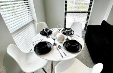 Monochrome Den - Foto 4