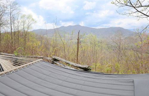 Red Roof-Cozy Cabin with Great Views, Hot Tub and near Bryson City - Foto 16