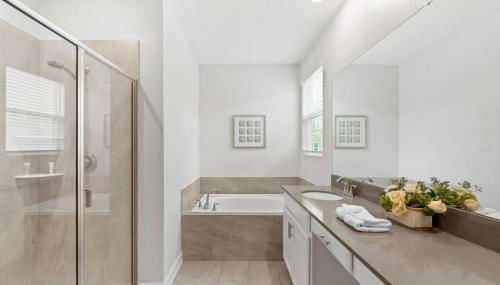 Relax & Unwind Chic Pool Home Near Disney Fun! - STL113 - Foto 3