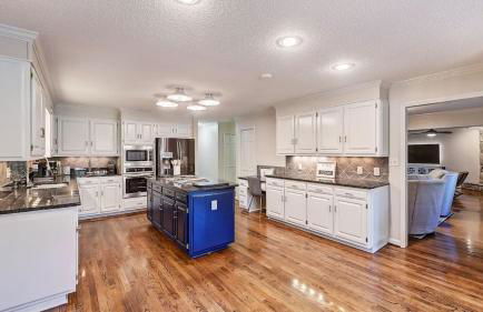 Lakefront Home Private Dock, Tiki Bar, Firepit Shore to Please by Avantstay - Foto 120