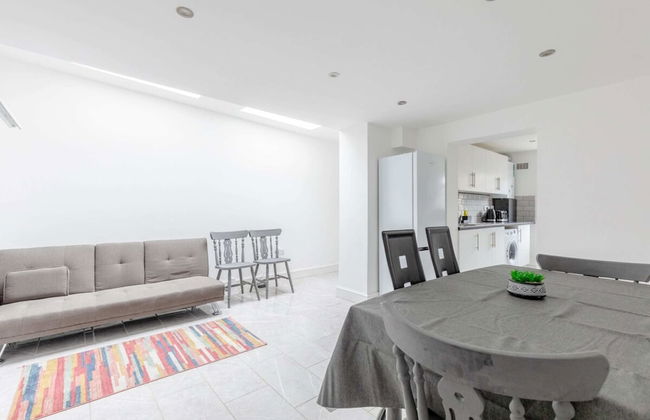 Spacious & Newly Renovated 4BD House East Ham! - Foto 35