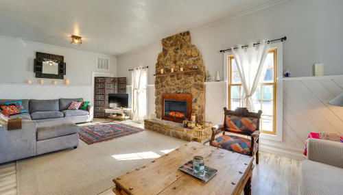 Dolorable Home with Yard - Walk to River! - Foto 4