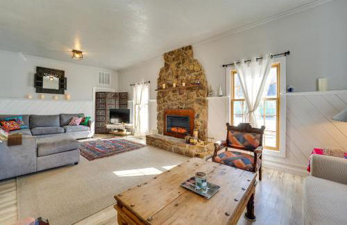 Dolorable Home with Yard - Walk to River! - Foto 4