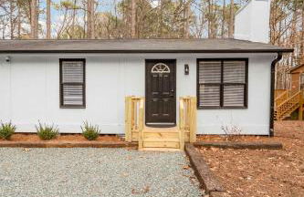 Minutes From UNC - 15 Min to Duke - Private Deck - Foto 25