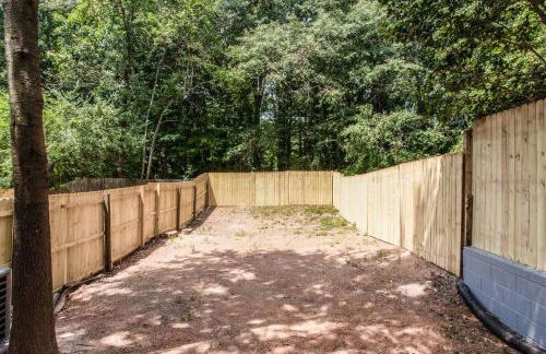 Modern + Cozy Townhome - minutes to Avalon w/king - Foto 25