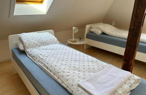 4-Bett Apartment im Zentrum - Nähe Restaurant & Waschsalon - WLAN, Parkplatz, Bad & mehr - Foto 4