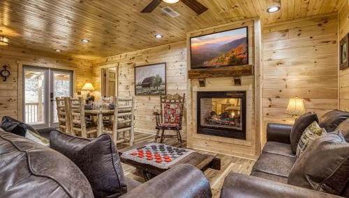 Hilltop Hideaway 3 Bedroom Cabin by RedAwning - Foto 2