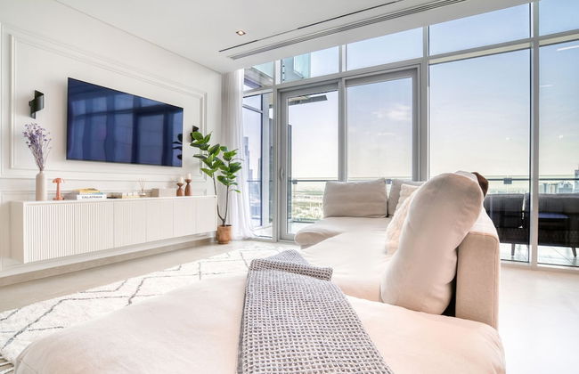 Luxe and Modern Duplex in Difc - Photo 50