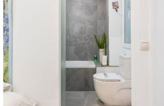 Lujoso y amplio piso con 5 habitaciones - Photo 34