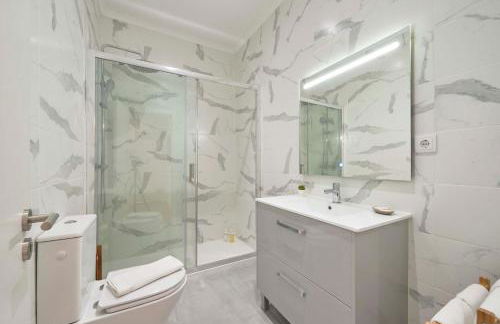 Spacious & Light-Filled 4BR Apartment By TimeColer - Foto 22