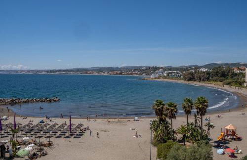 2060-Newly furnished 2 bedrooms apt with golf - Photo 21