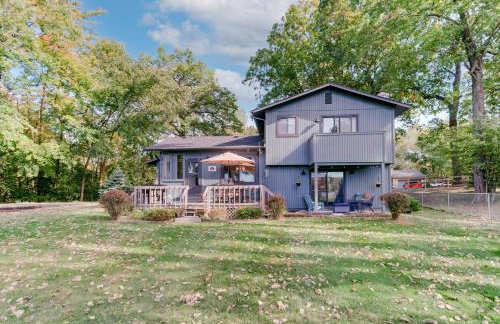 Lakefront Retreat with Views and Decks and Fire Pit - Foto 42