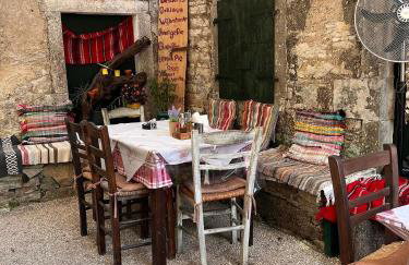 'Perithyron', Konstantina's House, Old Perithia - An Authentic stone Retreat in Corfu's most Historic Village - Photo 49