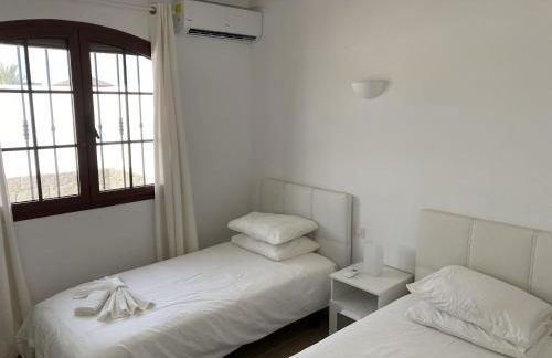 Stunning Villa Arabella - Heated Pool - BBQ - Amazing Terrace - Playa Blanca - Foto 31