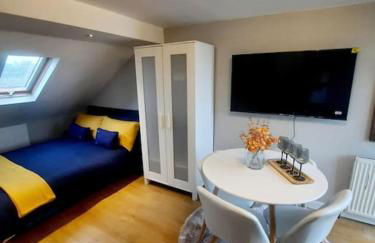 Alross studio flat / private bathroom - Foto 8