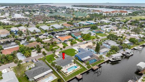 Brand New Saltwater Pool! - Waterfront Canal - Luxury Home - Foto 5