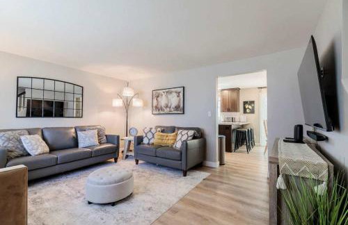 4BR 2BA Dog Friendly 3 Kings Walk to Lambeau - Foto 1