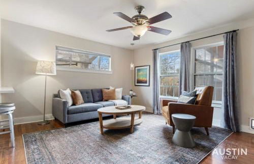 Elegant Escape Gourmet Kitchen and Outdoor Living - Foto 2